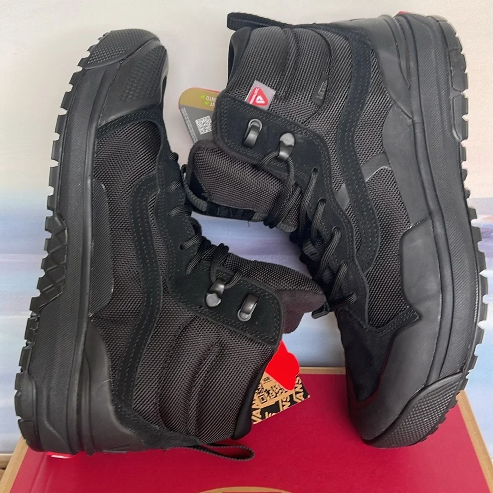 Vans Men’s Ultrarange Exo Black/Black VN0A4BVSBKA Boots Sneakers